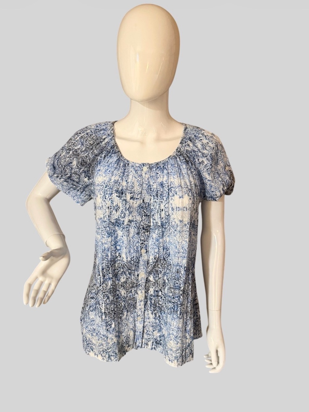 Laura Scott sz M Blue and White Printed Scoop Neck Women's Top